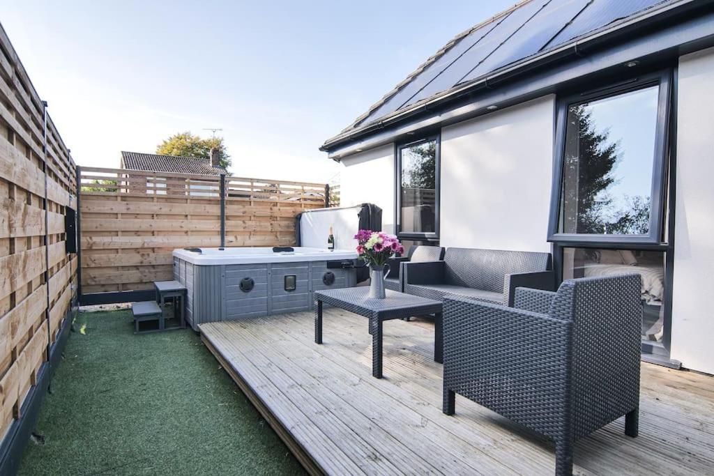 Hoxne Cottages - Sunflower Cottage With Private Hot Tub York Dış mekan fotoğraf
